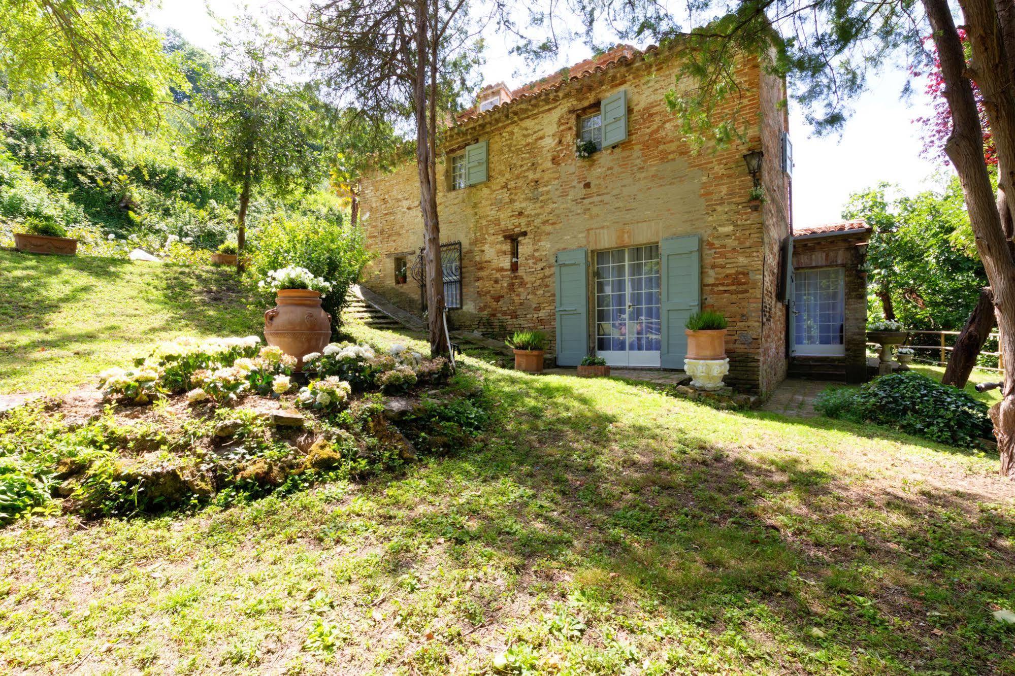 B&B La Residenza Del Poeta Montesicuro Buitenkant foto