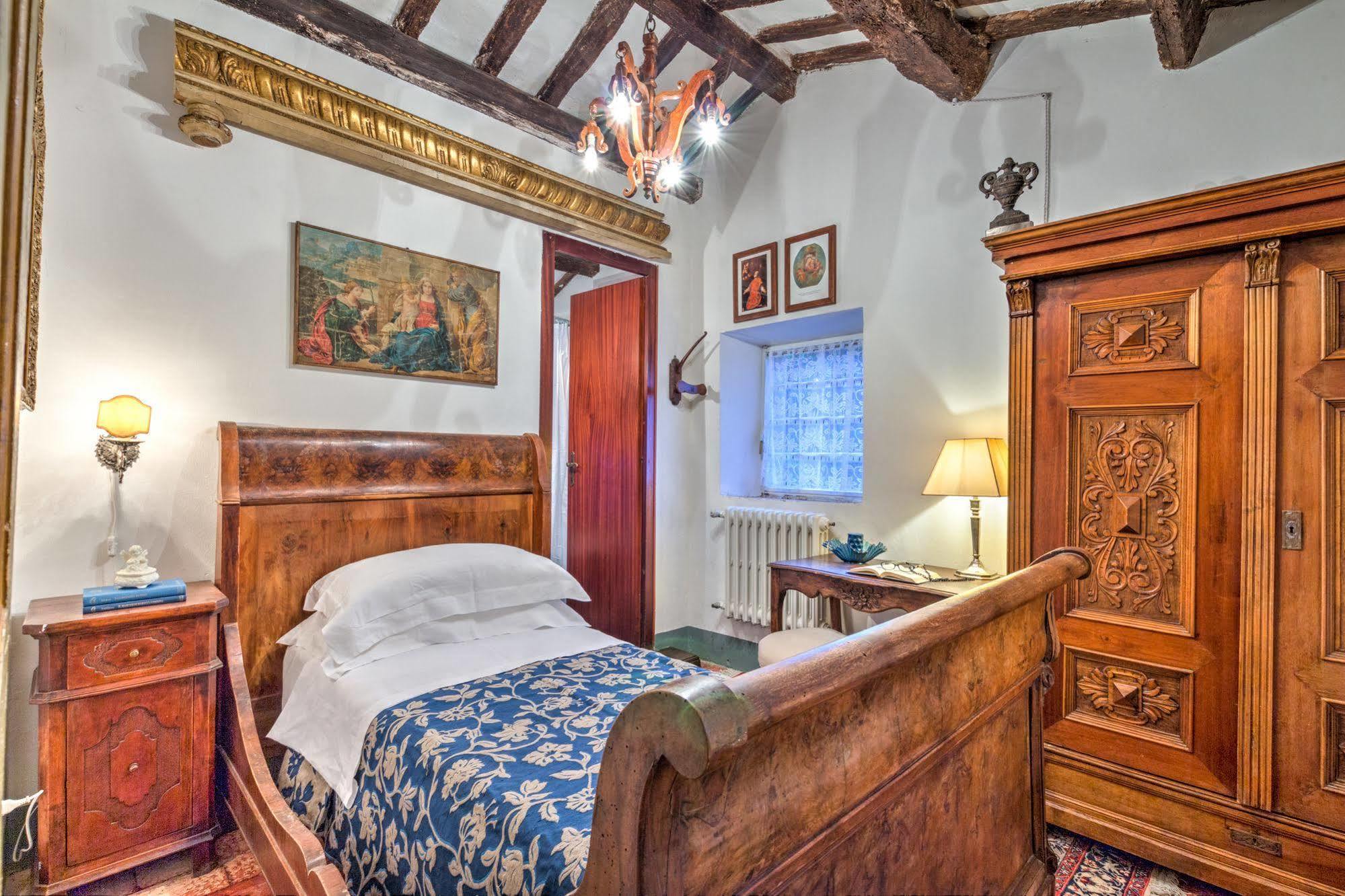 B&B La Residenza Del Poeta Montesicuro Buitenkant foto
