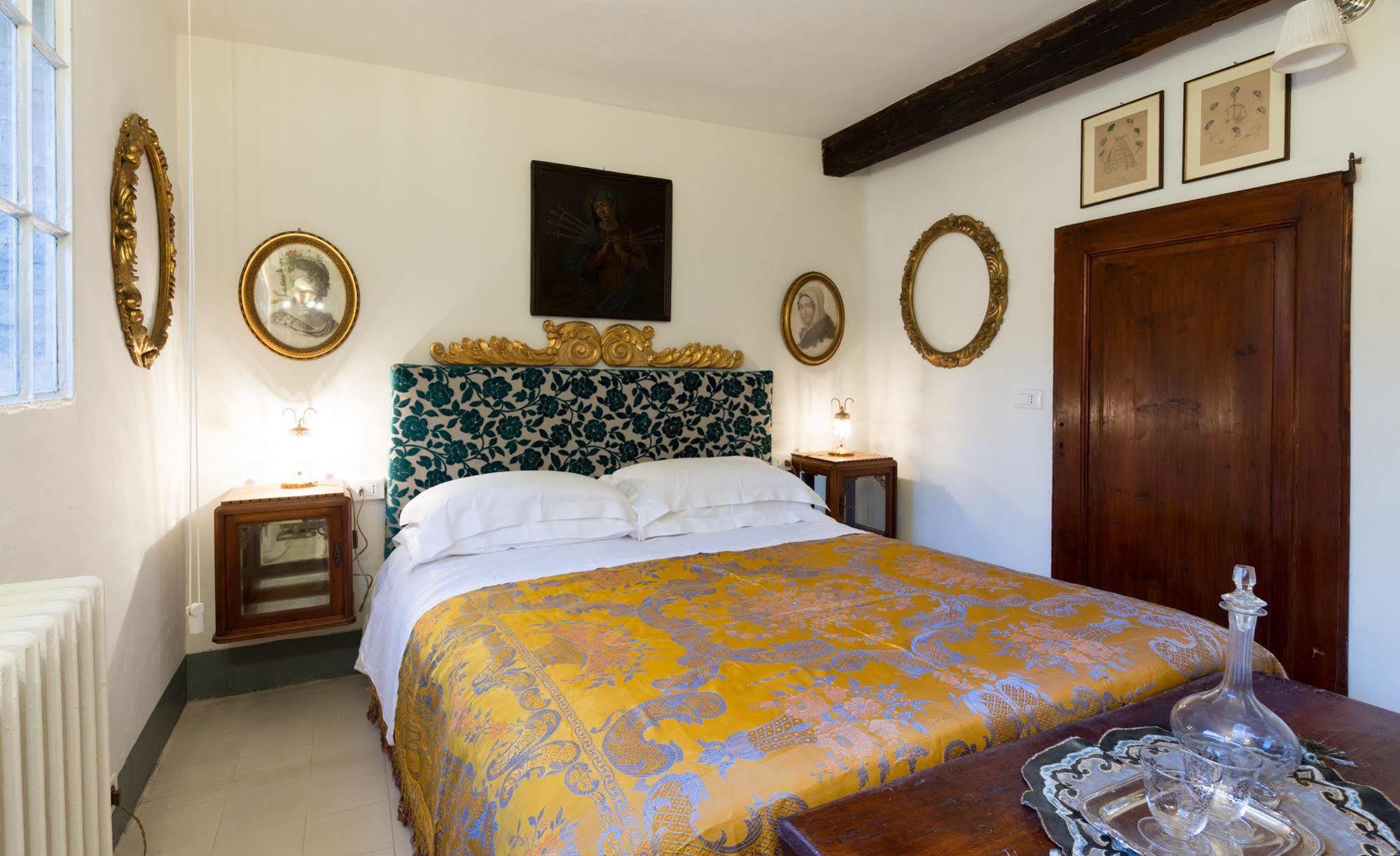 B&B La Residenza Del Poeta Montesicuro Buitenkant foto