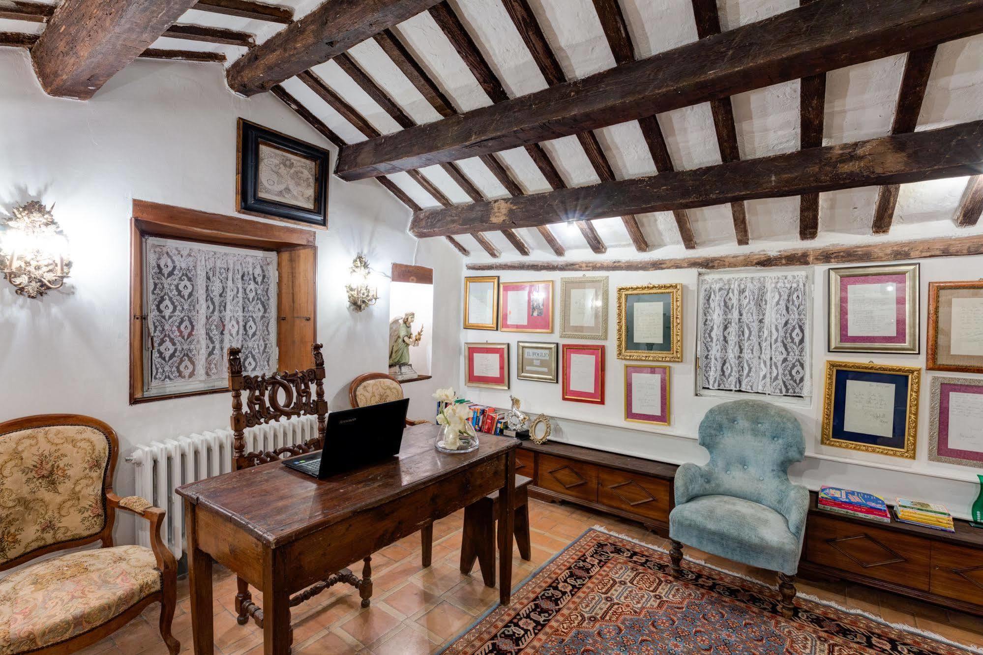 B&B La Residenza Del Poeta Montesicuro Buitenkant foto