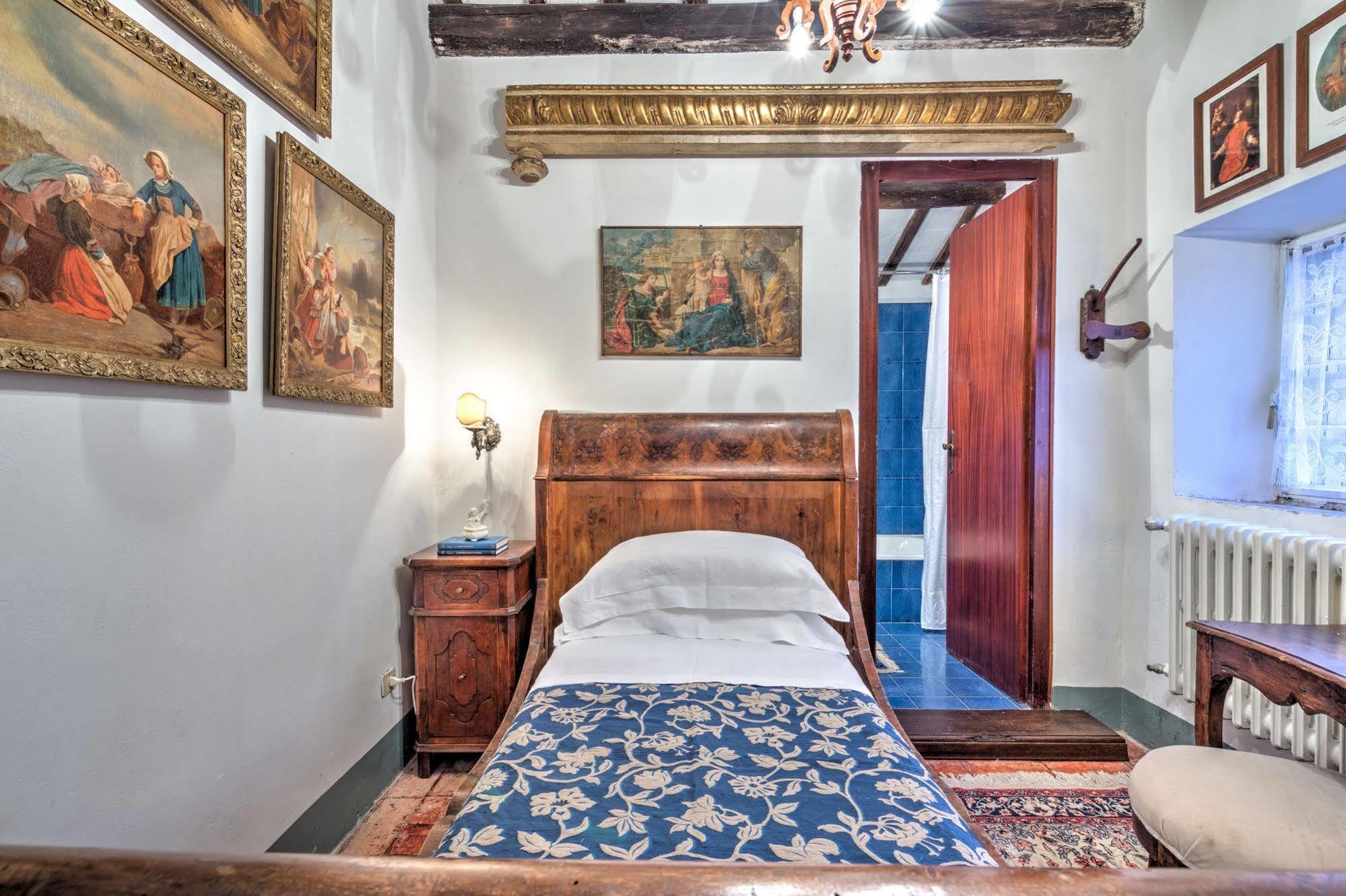 B&B La Residenza Del Poeta Montesicuro Buitenkant foto